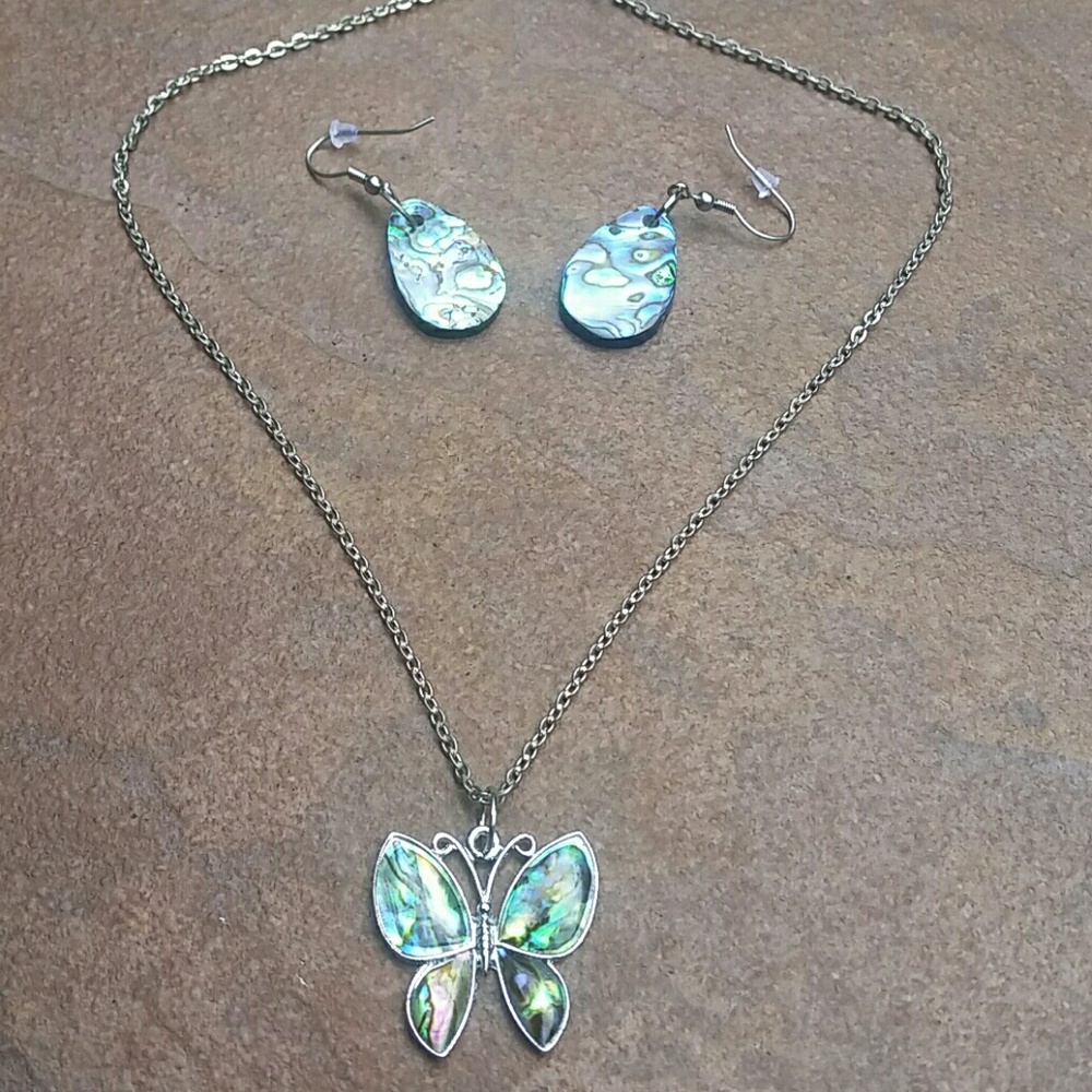 Necklace earing set